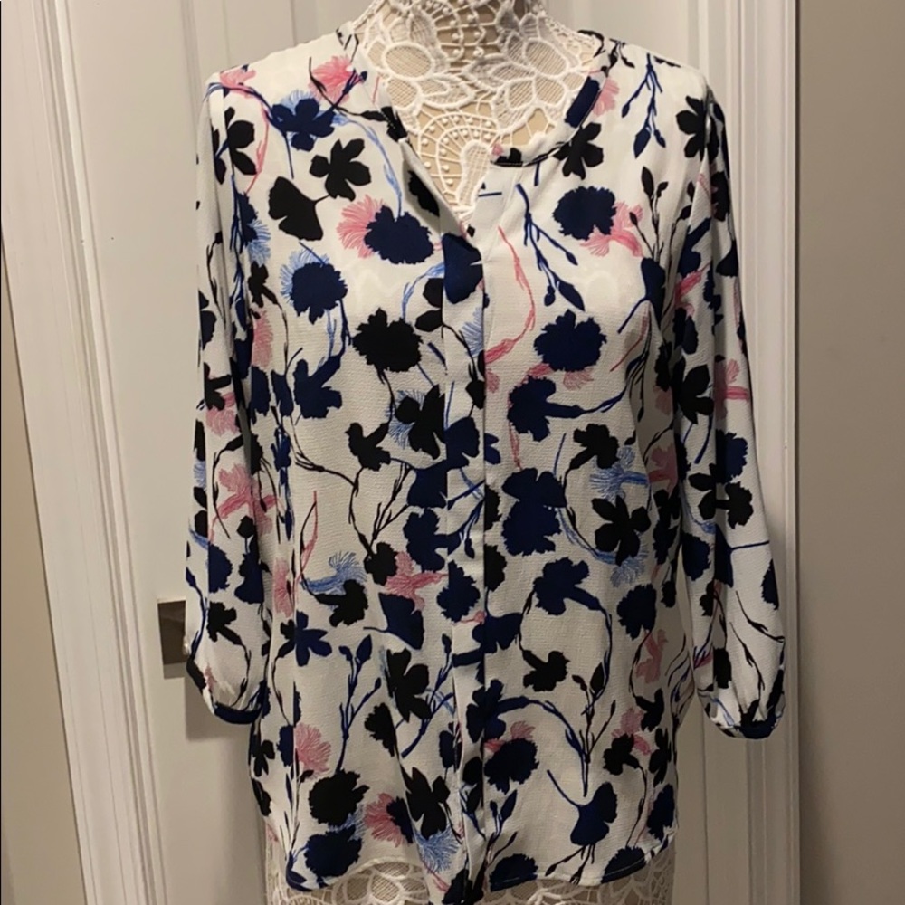 Women’s Floral Quarter-Sleeve Blouse
